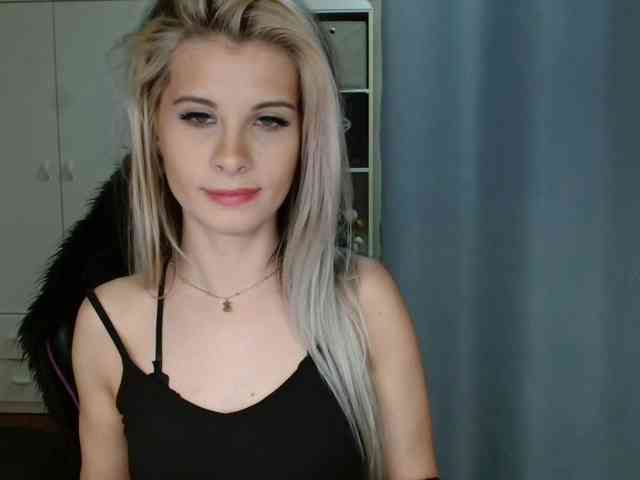 KristineNatural webcam