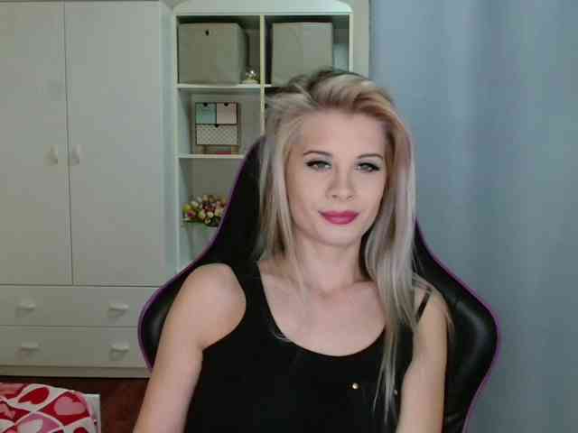 KristineNatural webcam