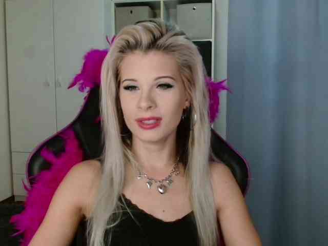 KristineNatural webcam