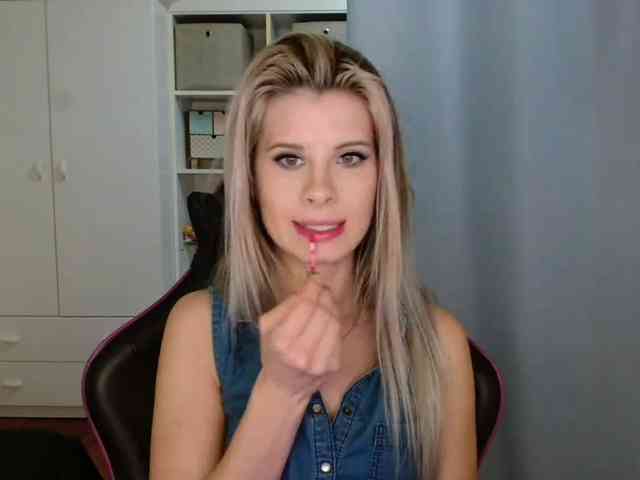 KristineNatural webcam