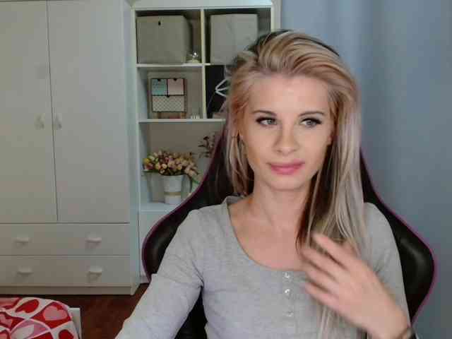 KristineNatural webcam