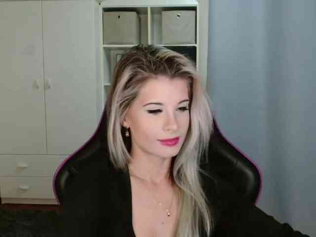 KristineNatural webcam