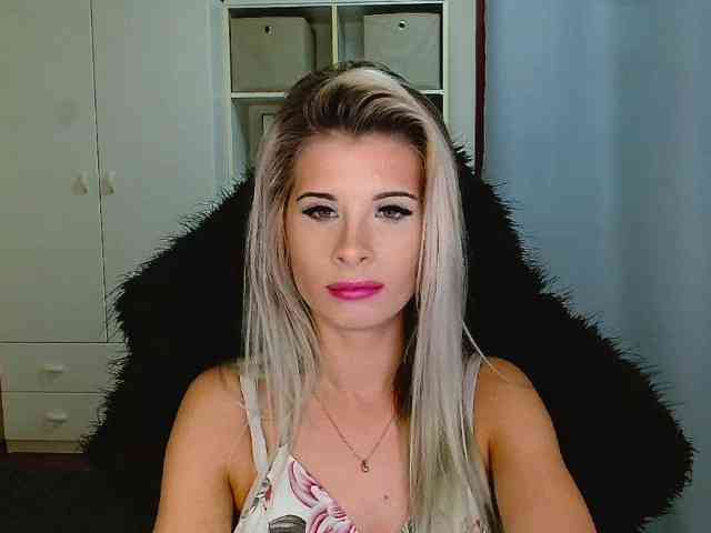 KristineNatural webcam