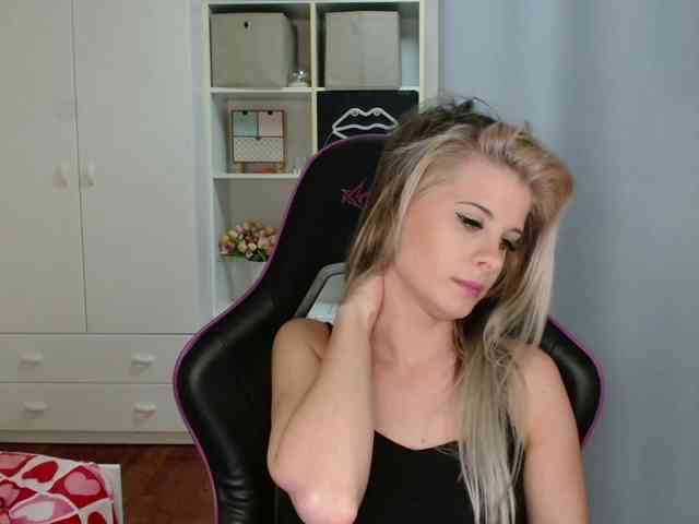 KristineNatural webcam