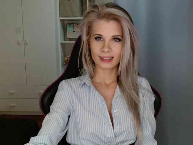 KristineNatural webcam