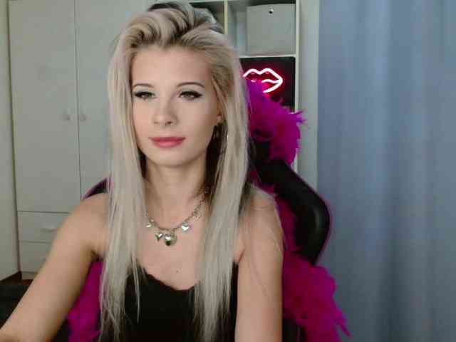 KristineNatural webcam