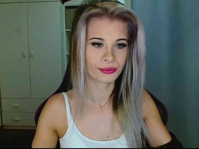 KristineNatural webcam