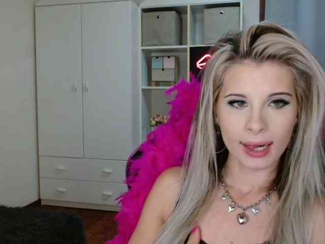 KristineNatural webcam