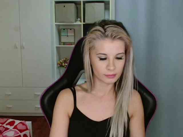 KristineNatural webcam