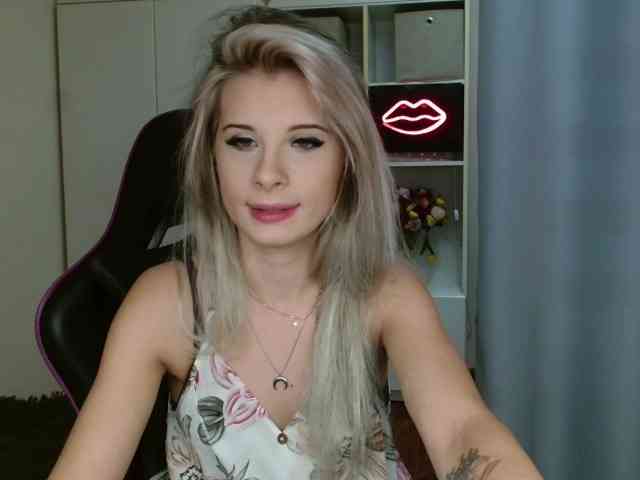 KristineNatural webcam