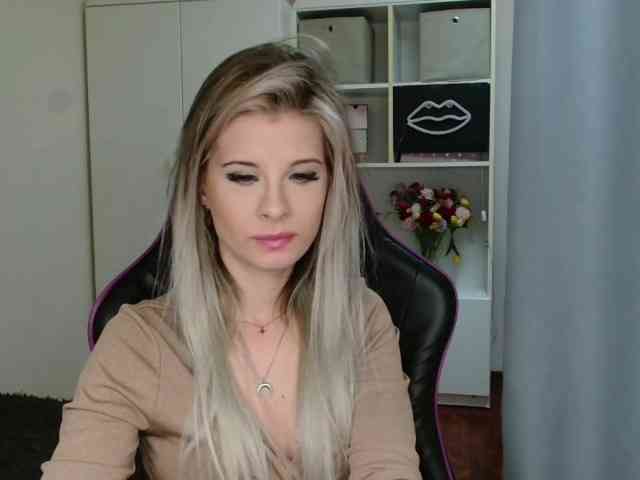 KristineNatural webcam