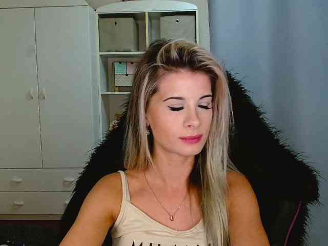 KristineNatural webcam