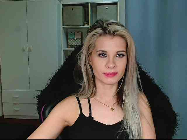 KristineNatural webcam