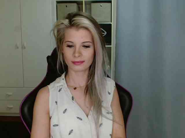 KristineNatural webcam