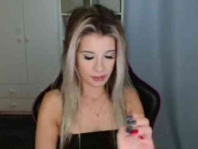 KristineNatural webcam