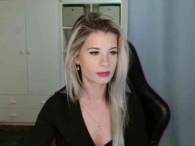 KristineNatural webcam