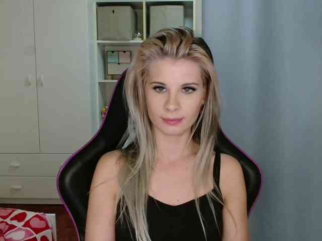 KristineNatural webcam