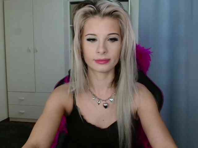 KristineNatural webcam