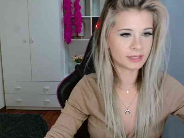 KristineNatural webcam