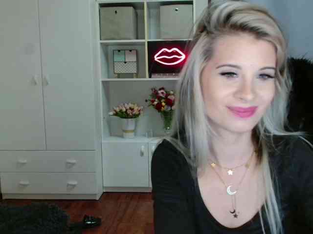 KristineNatural webcam
