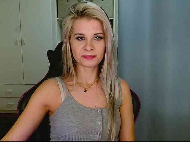KristineNatural webcam