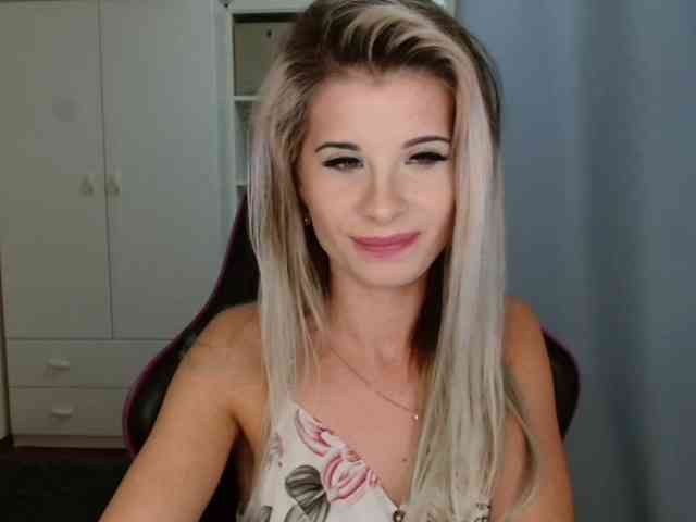 KristineNatural webcam