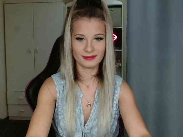 KristineNatural webcam
