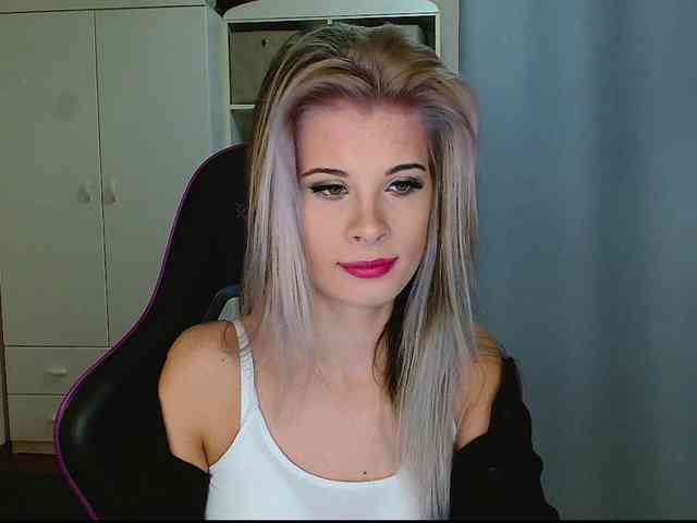 KristineNatural webcam