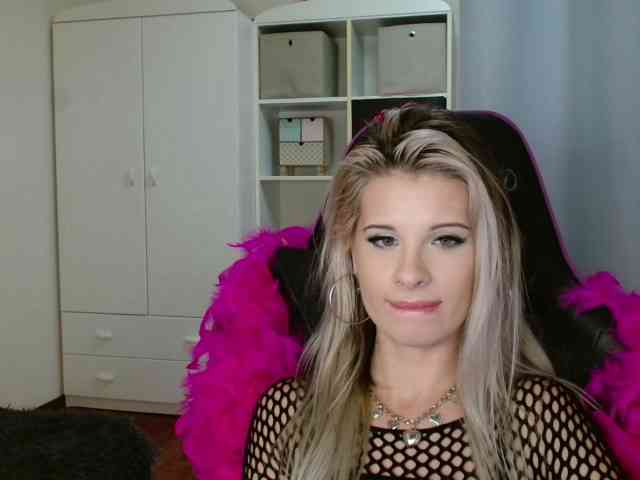KristineNatural webcam