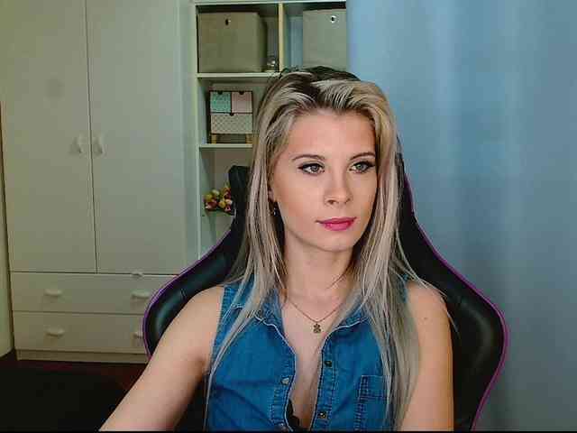 KristineNatural webcam