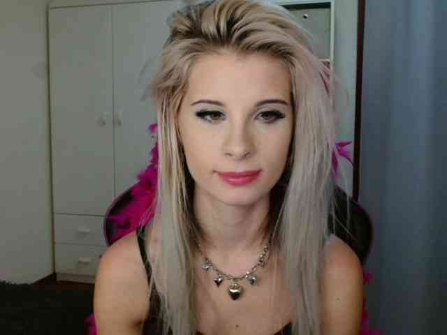 KristineNatural webcam