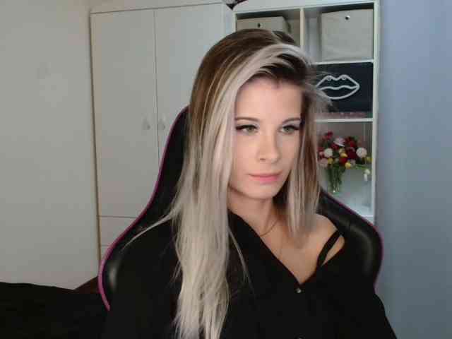 KristineNatural webcam