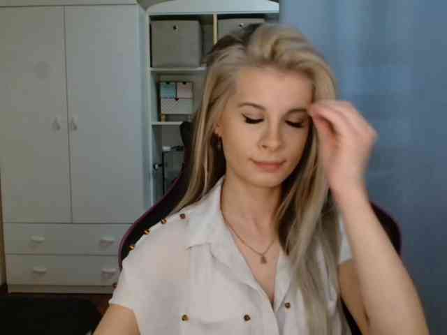 KristineNatural webcam