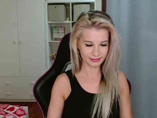 KristineNatural webcam