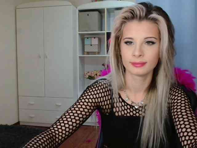 KristineNatural webcam