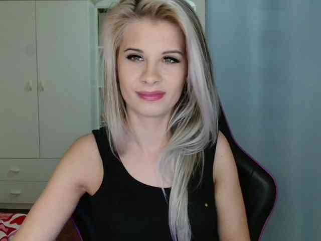 KristineNatural webcam