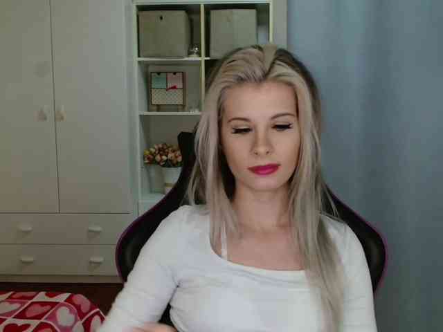 KristineNatural webcam