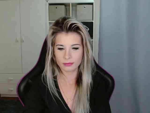 KristineNatural webcam