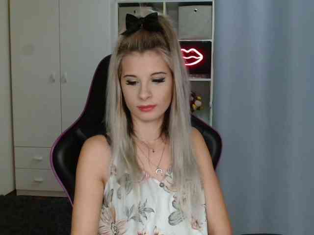 KristineNatural webcam