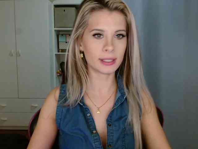 KristineNatural webcam