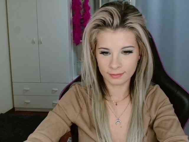 KristineNatural webcam