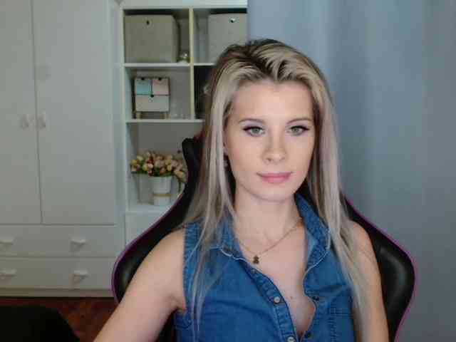 KristineNatural webcam
