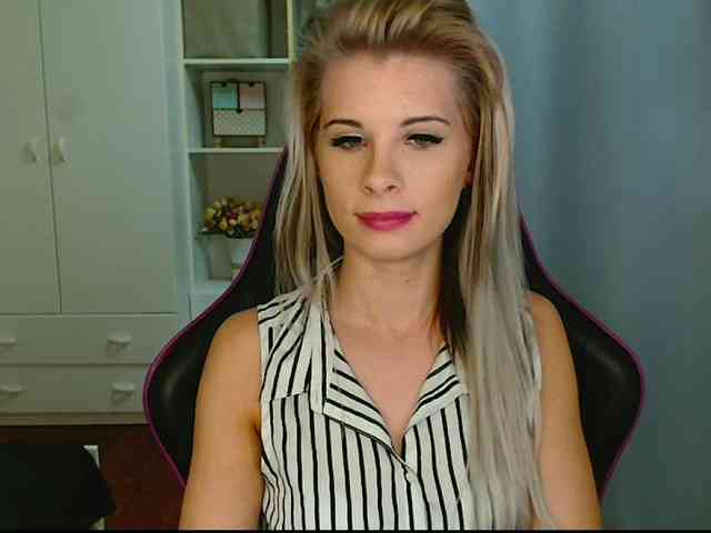 KristineNatural webcam