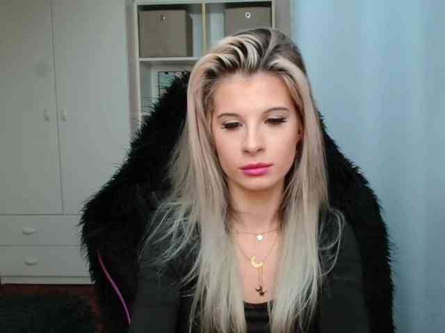 KristineNatural webcam