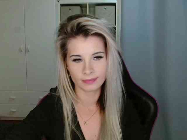 KristineNatural webcam