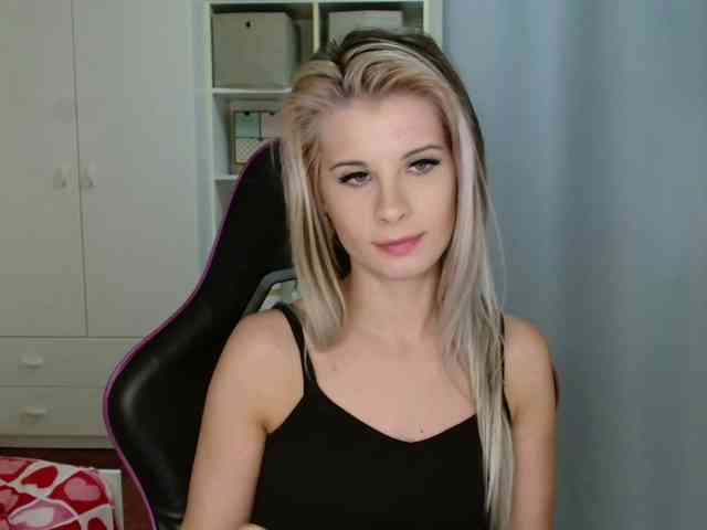 KristineNatural webcam