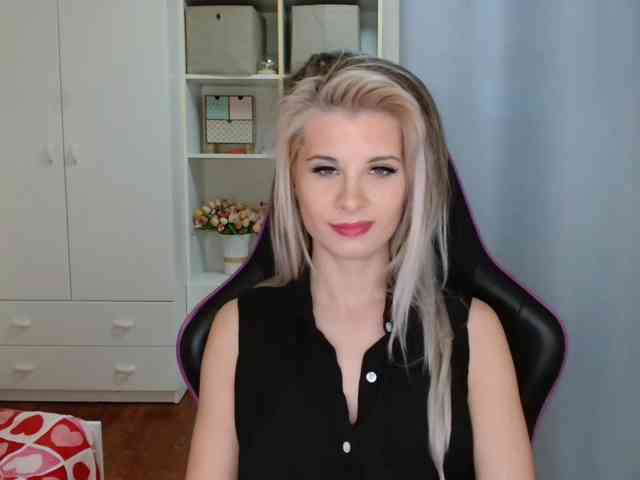 KristineNatural webcam