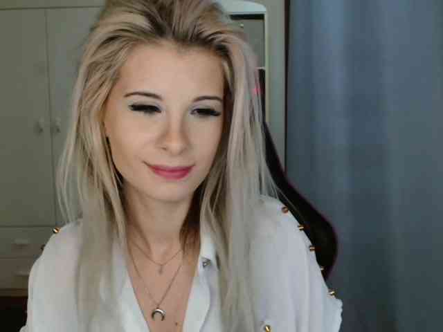KristineNatural webcam