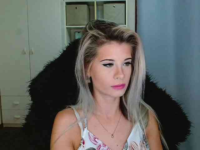 KristineNatural webcam