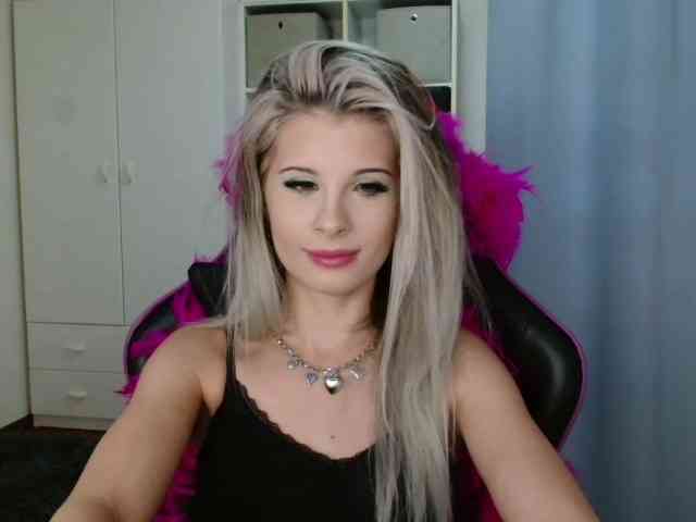 KristineNatural webcam